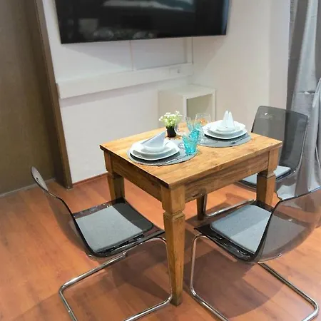 Mill Valley Apartment *